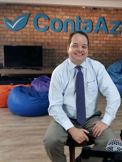 Anderson Hernandes na sede da Conta Azul